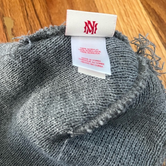 Brooklyn Nets Mitchell & Ness NBA Basketball Team Logo Pom Pom Knit Hat Beanie - Picture 5 of 5